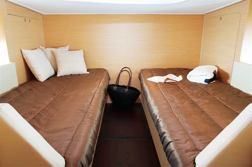 Luxury yacht 32 feet